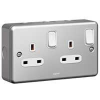 LEGRAND 2G 13A DP SWITCHED SOCKET Part No: 733870