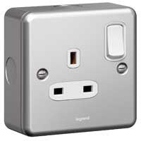 LEGRAND 733860 1G 13A DP SWITCHED SOCKET Synergy Metalclad