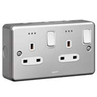 LEGRAND 733871 2G 13A DP SWITCHED SOCKET+LED Synergy Metalclad